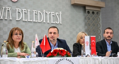 Bornova Belediyesi’nden kadın haklarına duyarlı panel
