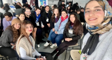 Büyükşehir öncülüğünde farkındalık adımı... İzmirli gençler “fark edil-fark ettir” diyerek buluştu