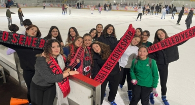 Çiğli'de gençlere sporla yeni bir deneyim: Buz Pateni Eğitimi