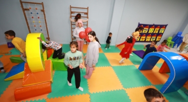 Efes Selçuk'ta Şen Çocuk Atölyesi ile çocuklara destek, annelere istihdam