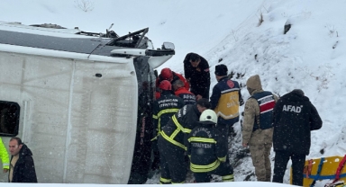 Erzincan’da otobüs şarampole uçtu: 21 yaralı