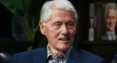 Eski ABD Başkanı Clinton hastaneye kaldırıldı