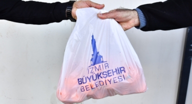 İzmir’de dayanışma örneği... Belediyelerden ihtiyaç sahiplerine destek