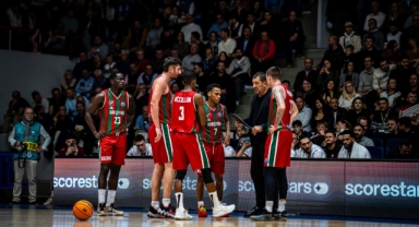 Karşıyaka Basketbol avantajı kaptı