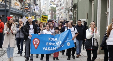 Konak’tan Engelliler Günü’nde farkındalık yürüyüşü