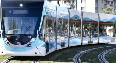 Konak Tramvayı'nı kullananlar cuma gününe dikkat!