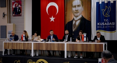 Kuşadası Belediye Meclisi yılın son toplantısını yaptı
