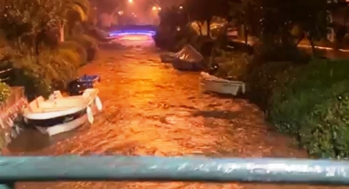 Marmaris’te sağanak yağış etkili oldu