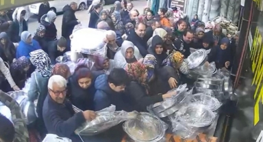Mersin’deki mağazada izdiham