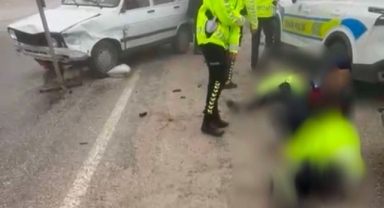 Otomobil polis aracına çarptı: 3 polis yaralı