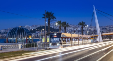Tramvay seferlerinde aksama... ESHOT ilave seferlerle destek veriyor
