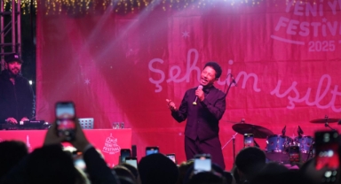 Yeni Yıl Festivali’nde Mansur Ark rüzgârı