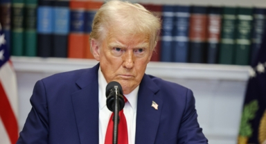 ABD Başkanı Trump uçak kazasında kuleyi suçladı