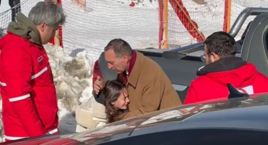 Alevlere teslim olan otelde acı bekleyiş