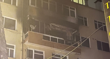 Ankara’da 5 katlı binada korkutan yangın