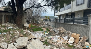 Bergama'da çöp ve çamur çilesi... Vatandaşlardan Başkan Çelik’e çağrı