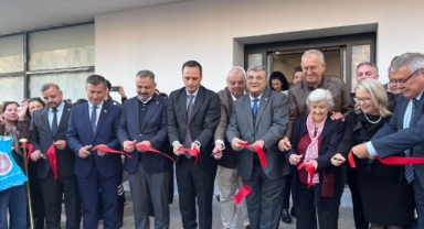 Bornova'da vefa günü... CHP'li Sındır'ın adı yeni hizmet binasında yaşayacak!