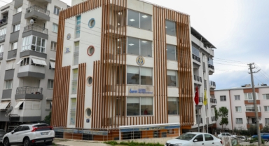 Buca'daki Aziz Nesin Eğitim Merkezi’ne veli ve kursiyerlerden tam not