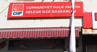 CHP Efes Selçuk İlçe Örgütünden çarşaflı sessiz protesto