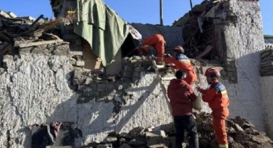 Çin'in Tibet Bölgesinde 7.1 büyüklüğünde deprem