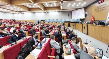 İzBB meclisinde dikkat çeken diyaloglar! Başkan Eşki’den ayetli cevap!