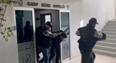 İzmir’de sahte polis dehşeti... Ellerini kelepçeleyip paraları gasbettiler