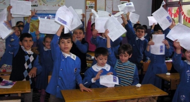 Okul zili yarıyıl tatili için çalıyor!