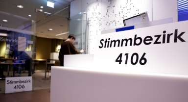 Almanya’da halk erken genel seçimler için sandık başında