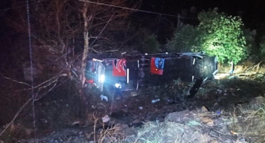 Antalya’da yolcu otobüsü şarampole uçtu: 10’u ağır 33 yaralı