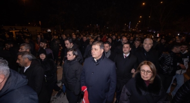 Başkan Tugay’dan felaketin yıl dönümünde halkla beraber sessiz yürüyüş
