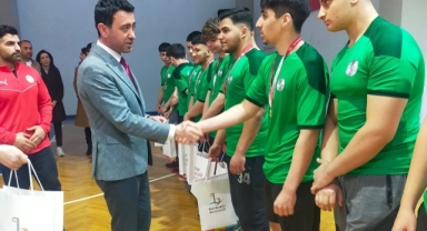  Bayraklı Belediyesi Güreş Takımı İzmir şampiyonu oldu 