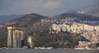 Ege’de deprem fırtınası sürüyor