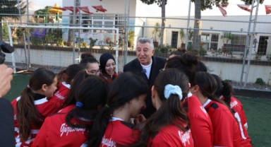 Güzelbahçe Kadın Futbol Takımı’ndan iddialı başlangıç