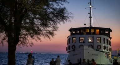 İzmir'de çiftlere romantik sürpriz... Sevgililer Günü'nde Körfez Turu