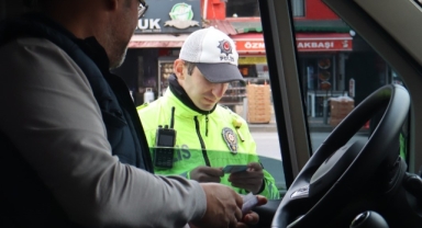 İzmir'de okul servislerine sıkı denetim... 38'i trafikten men edildi