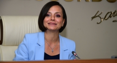 Karabağlar'da üslup, borç ve kentsel dönüşüm tartışması... AK Parti Grubu meclisi terk etti!