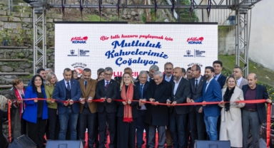 Konak’ta emeklilere müjde... ‘Mutluluk Kahveleri’ne 3 şube birden