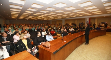 Başkan Sengel personeliyle bayramlaştı: Zor bir süreçten geçiyoruz, birlikte aşacağız!