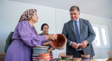 Başkan Tugay'dan 8 Mart mesajı: Her günümüz kadınlar günü olmalı