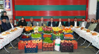Başkan Zeyrek Sahurda Hal Esnafıyla Buluştu