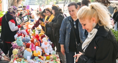 Bornova’da 8 Mart coşkusu... Kadınlar üretiyor, dayanışma büyüyor