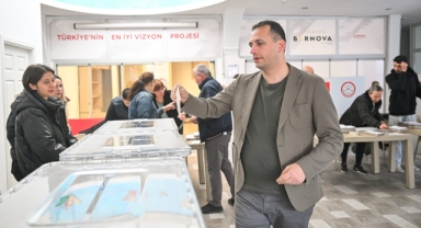 CHP'li Başkan Eşki oyunu kullandı... Sandığa davet etti!