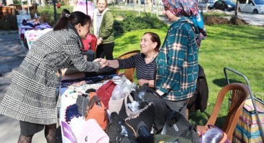 Efes Selçuk’ta 8 Mart Dünya Emekçi Kadınlar Günü Anması direnen ve üreten kadınlarla başladı