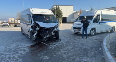 İşçi servisi kaza yaptı: 19 yaralı