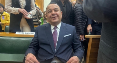 İYİ Parti'den istifa etmişti... Bağımsız vekil Beker, CHP''ye katıldı!