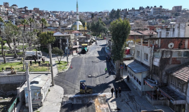 İzmir'de asfalt seferberliği tam gaz... Gürçeşme Caddesi yenileniyor
