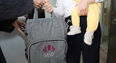 Urla'da yeni doğan bebeklere büyük destek! Bebek seti dağıtımı başladı
