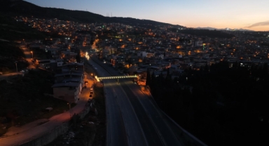 Yeni yaya üst geçidi hizmette!