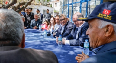 Başkan Tugay Menderes’in köylerinde üreticilerle buluştu