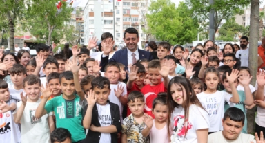 Bayraklı’da ’23 Nisan Karnavalı’... Başkan Önal'dan davet